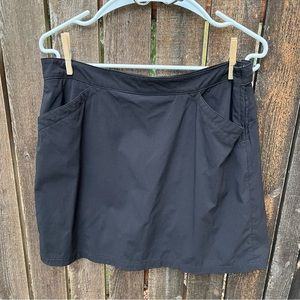 Eddie Bauer Black Side Zip Closure Skort Sz 4
